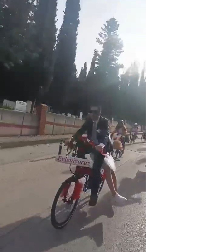boylesi-gorulmedi-gelin-almaya-bisikletle-geldi-002.jpg