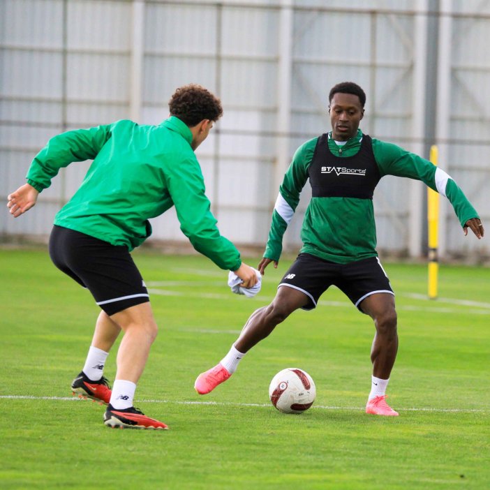 konyaspor-antrenman-002.png