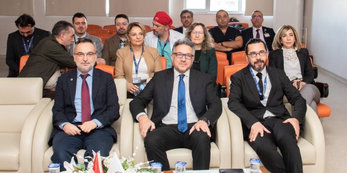 thumbnail-rektor-aksoy-tip-fakultesi-hastanesi-yonetim-kurulu-ve-danisma-kurulu-ile-bir-araya-geldi-1.jpg