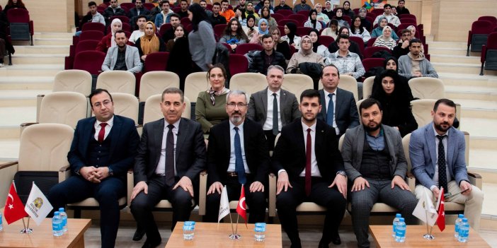 thumbnail-selcuk-universitesinde-mesele-kariyer-konferansi-yapildi-3.jpg