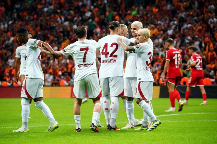 galatasaray-2023-yili-002.jpg