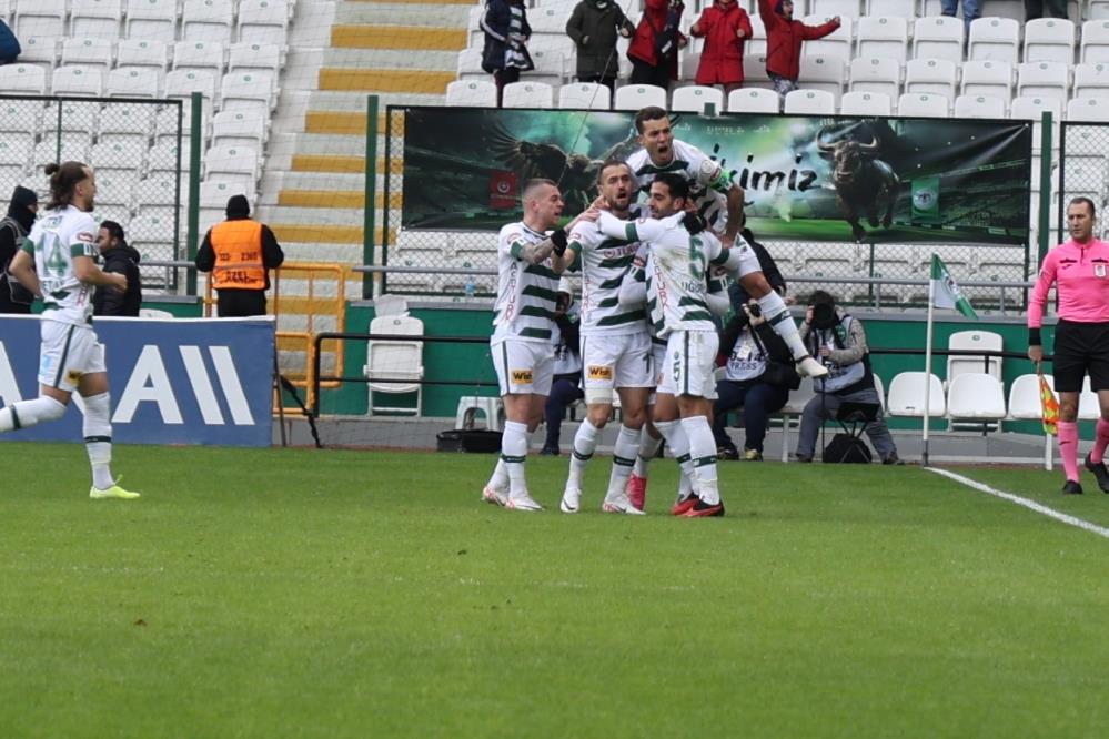 konyaspor-basaksehir-001.jpg