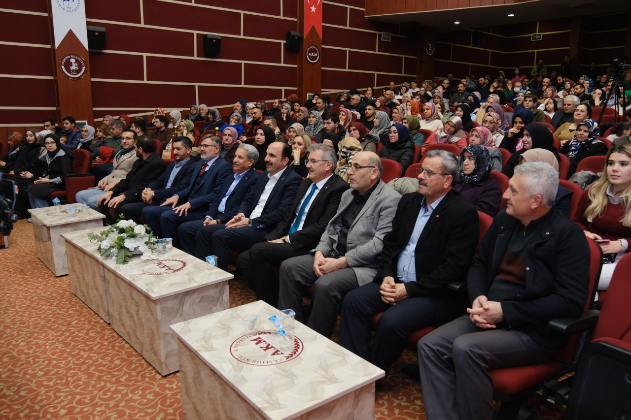 sehir-konferanslari-001.jpg