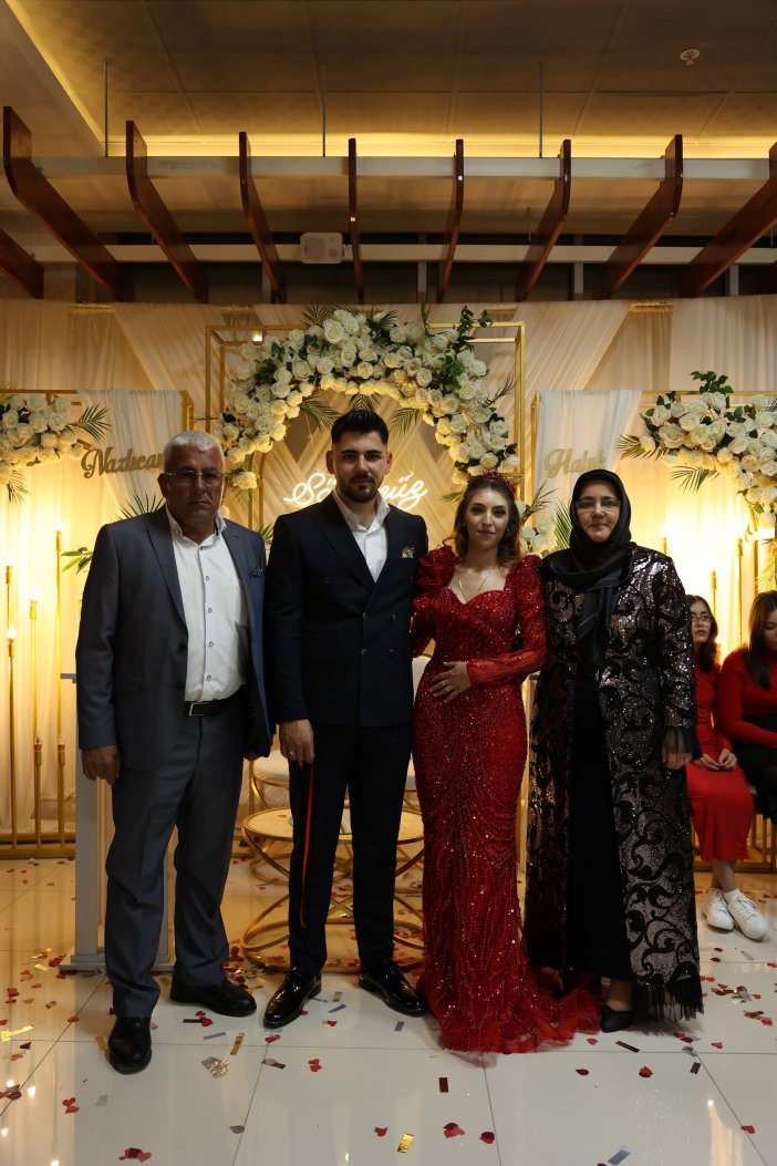 nazlican-ile-haluk-evlilige-ilk-adimi-atti.jpg