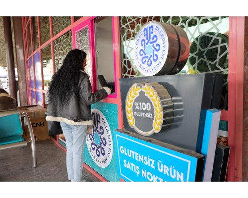 selcuklu-belediyesinin-glutensiz-satis-noktasi-colyak-hastalarinin-ilgi-odagi-oluyor-003.jpg