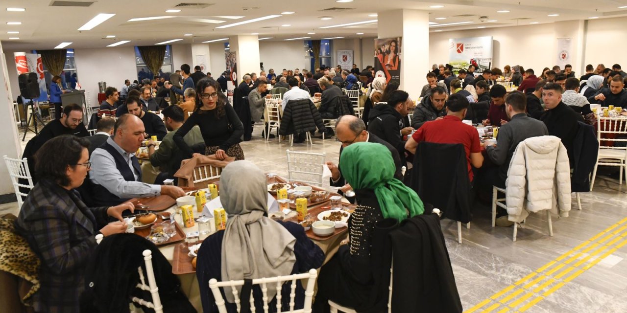 konya-teknik-universitesi-ktun-mezunlari-iftar-yemeginde-bir-araya-geldi-03.jpg