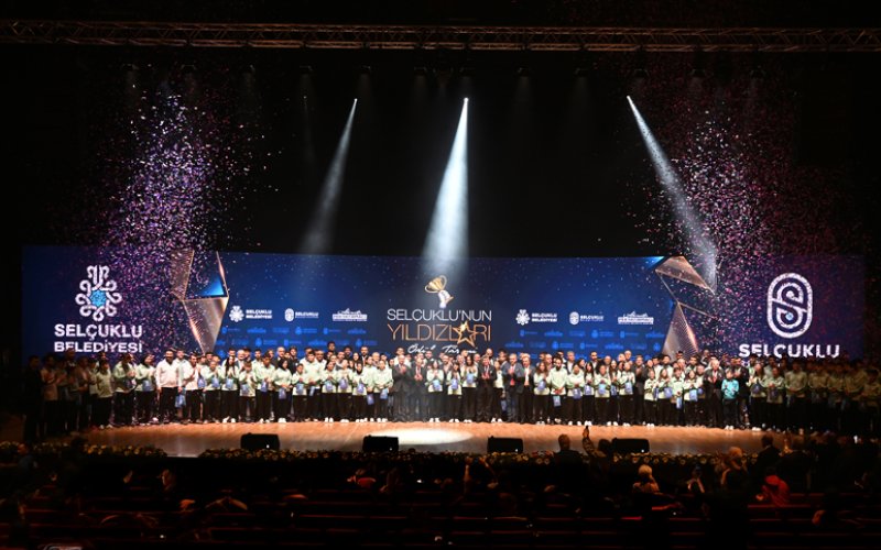 selcuklunun-yildizlari-odul-toreni-1.jpg