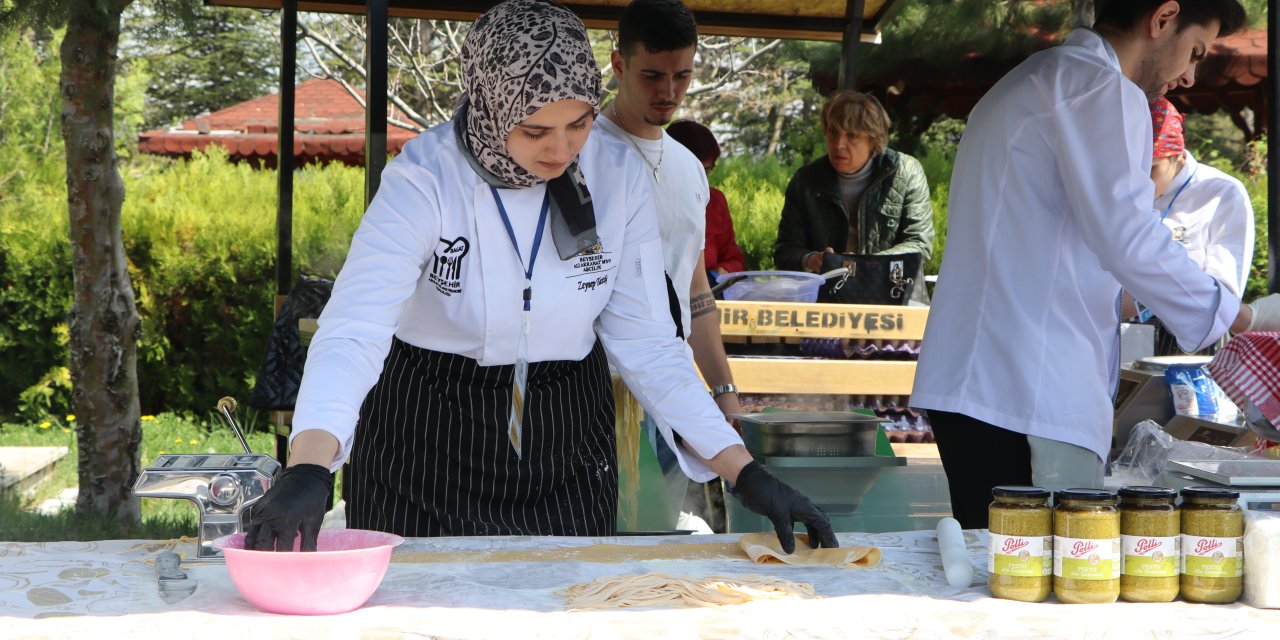 geleneksel-gastronomi-soleninde-bulustuk-1.jpg