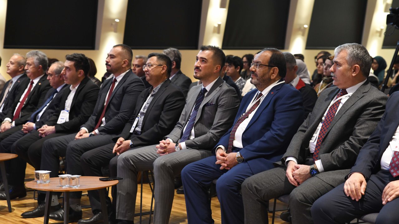 ktunde-yapay-zeka-zirvesi-gelecegi-sekillendiren-bulusma-1.jpg