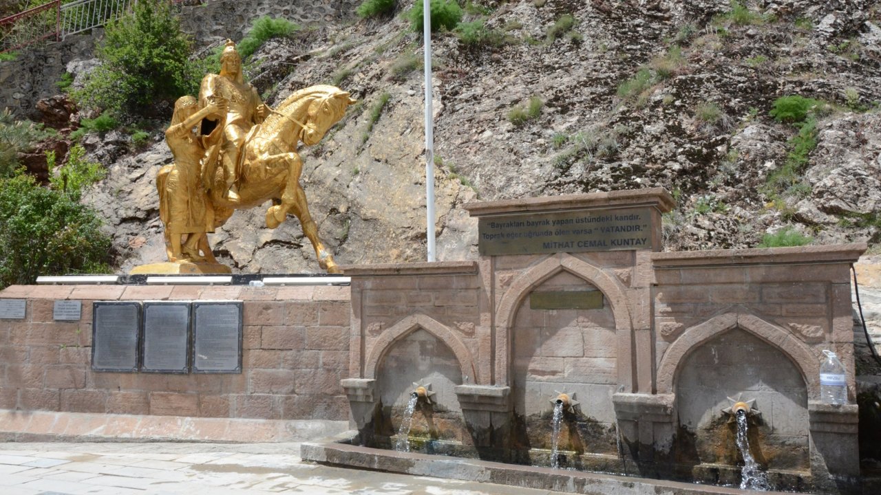 taskent-sultan-pinari.jpg