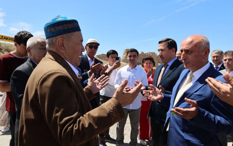 karatay-belediye-baskani-hasan-kilca-kazakistan-ziyareti-2-002.jpg