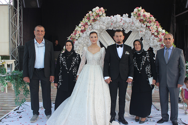 dundar-ve-vural-aileleri-akraba-oldu-betul-ile-serdara-mutluluklar-005.jpg