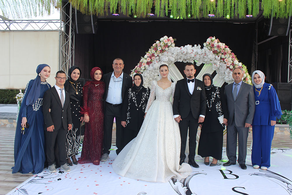dundar-ve-vural-aileleri-akraba-oldu-betul-ile-serdara-mutluluklar-006.jpg