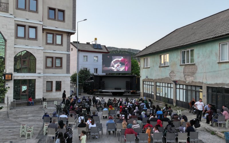 konyada-merkeze-uzak-101-mahallede-sinema-gunleri-etkinligi.jpg