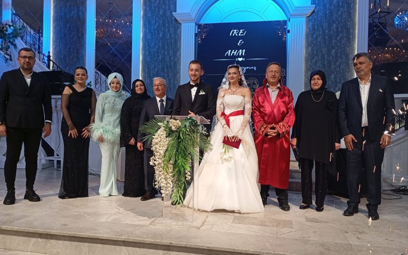 caglak-ve-atar-ailelerinin-mutlu-gunu-irem-ile-ahmet-evlendi-002.jpeg