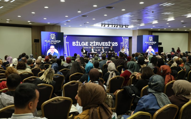 konyada-uluslararasi-bilimum-gelecegin-egitimi-zirvesi-duzenlendi.jpg