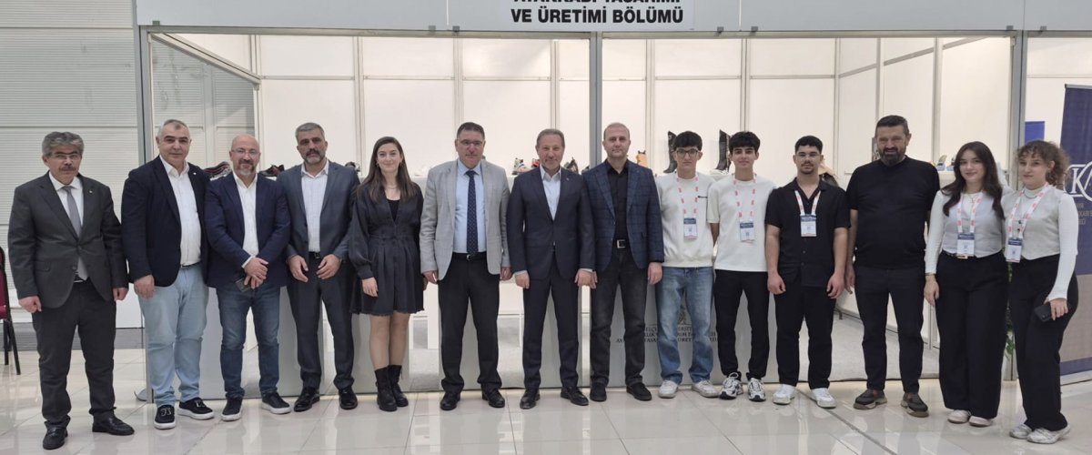 thumbnail-selcuk-universitesinin-ozgun-calismalarina-konya-ayakkabi-fuarinda-yogun-ilgi-3.jpg