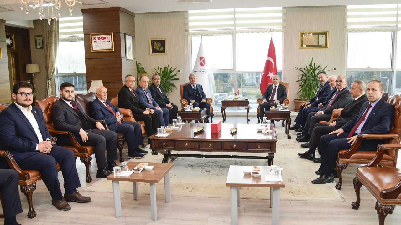 ktunde-hulusi-akarin-sunumuyla-turkiye-ve-bolgesindeki-guvenlik-konulari-konferansi-gerceklestirildi-01.jpg