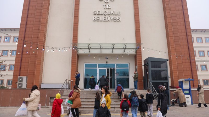selcuklu-belediyesi-hizmet-binasinda-sivlilik-coskusu.jpg