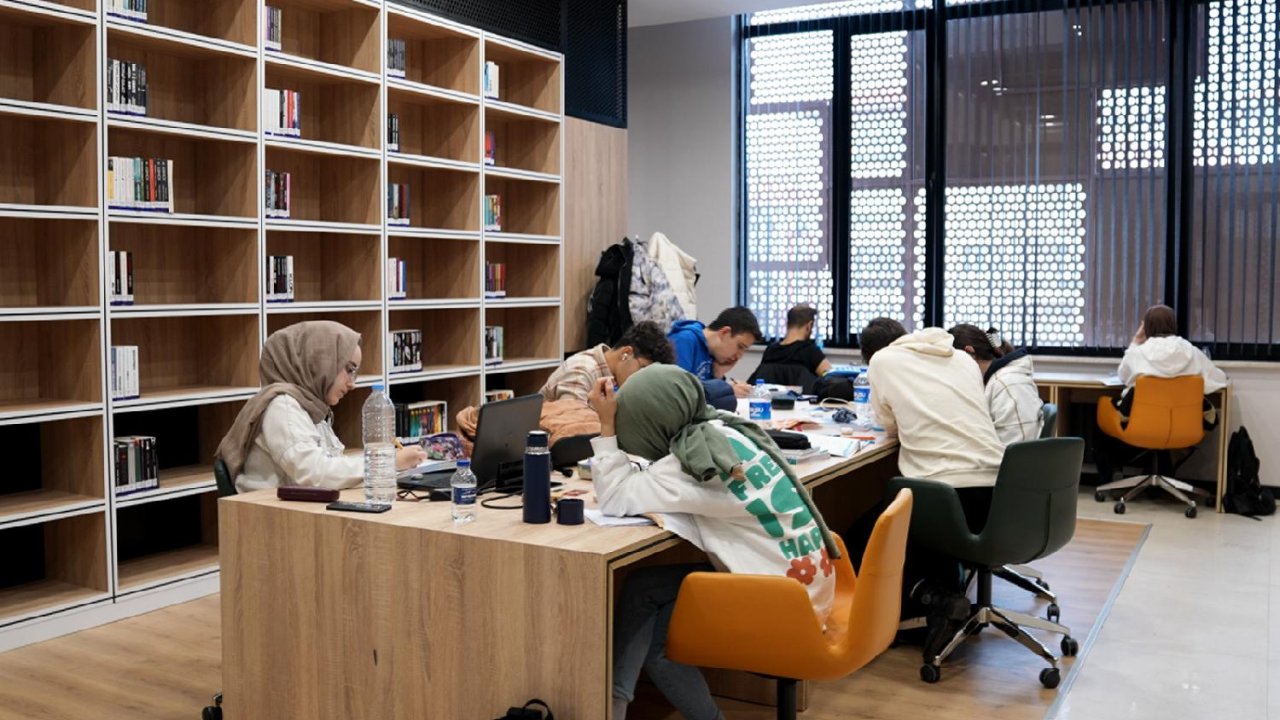 ali-ulvi-kurucu-genclik-merkezi-kutuphanesinde-rezervasyon-sistemi-basladi-3-jpg-1500.jpg