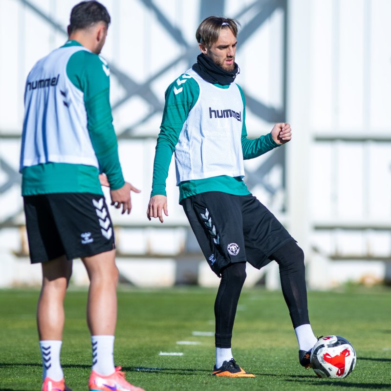 konyasporun-kocaelispor-maci-hazirliklari-001.jpg