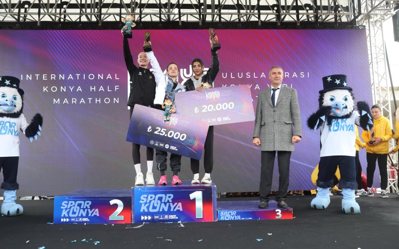5-uluslararasi-konya-yari-maratonu-008.jpg