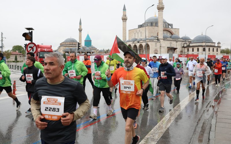 5-uluslararasi-konya-yari-maratonu-009.jpg