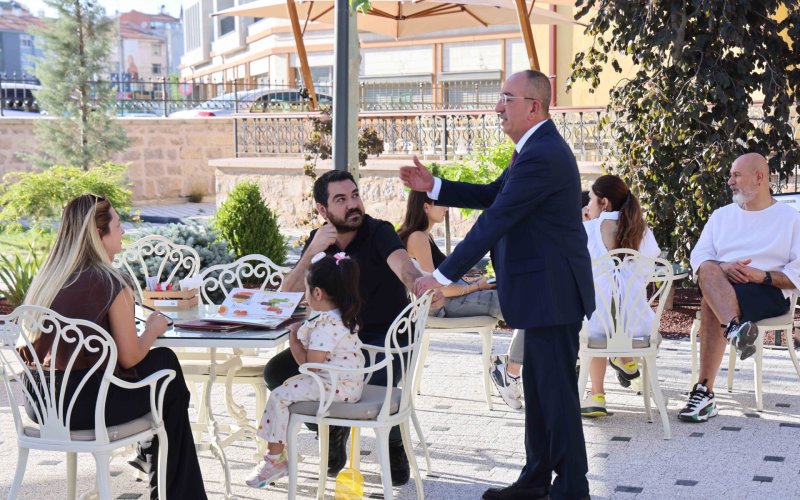 surici-avlu-kafe-002.jpg