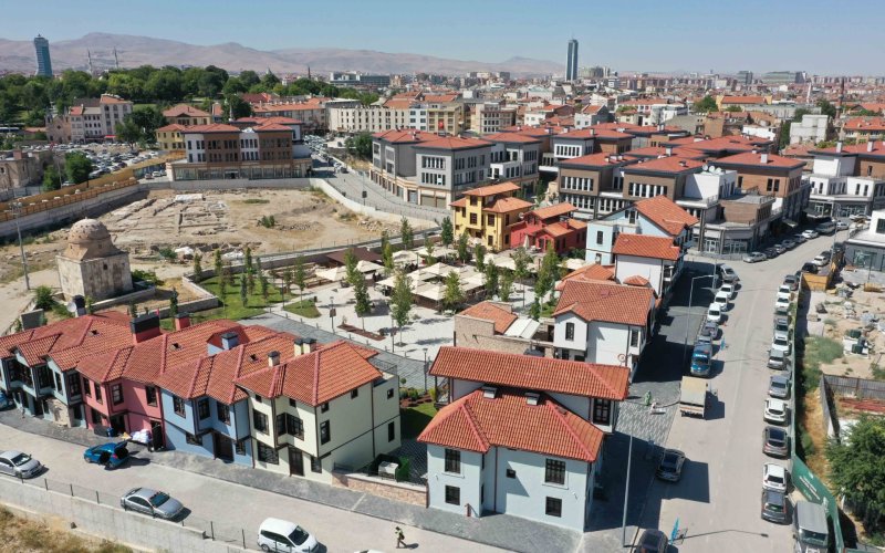 surici-avlu-kafe-004.jpg
