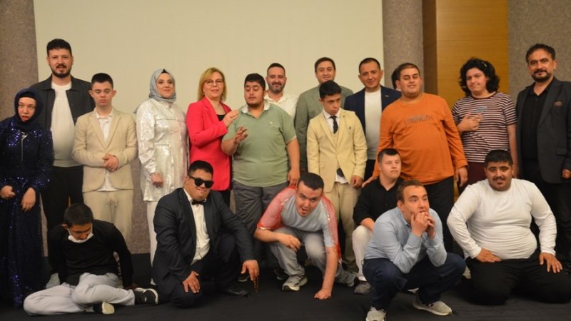 ozel-egitimli-bireyler-askerlik-kinasi-002.jpg