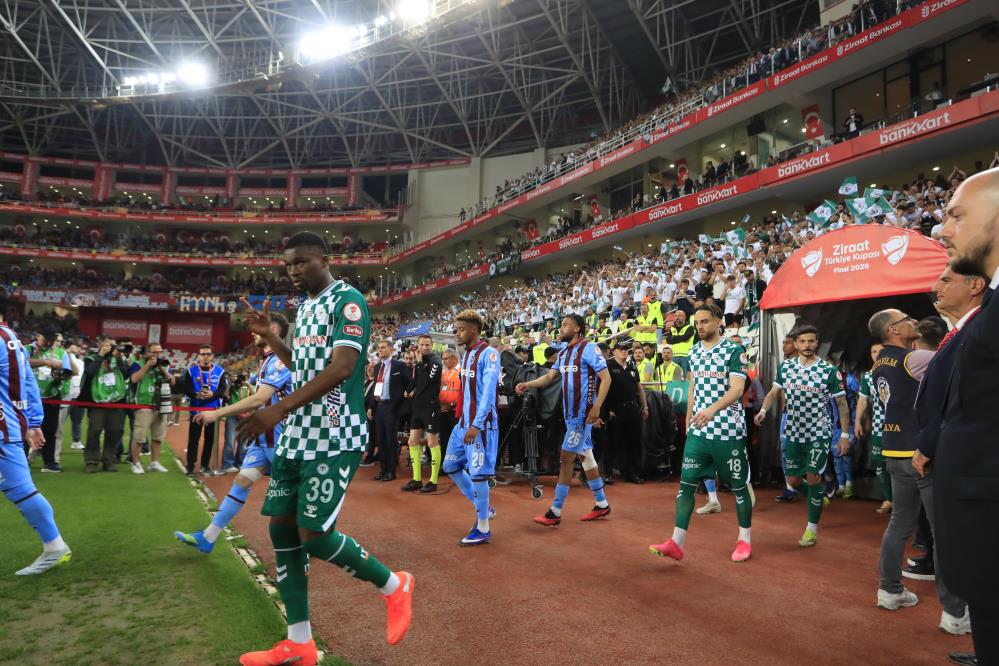 ziraat-turkiye-kupasinda-finalde-konyasporu-yenen-trabzonspor-sampiyon-oldu.jpg