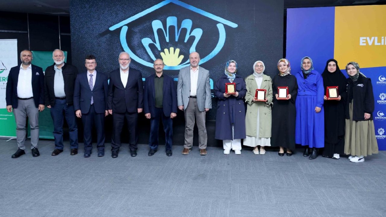 umre-odullu-evlilik-ve-aile-gelisim-akademisi-tamamlandi-8-jpg-1500.jpg