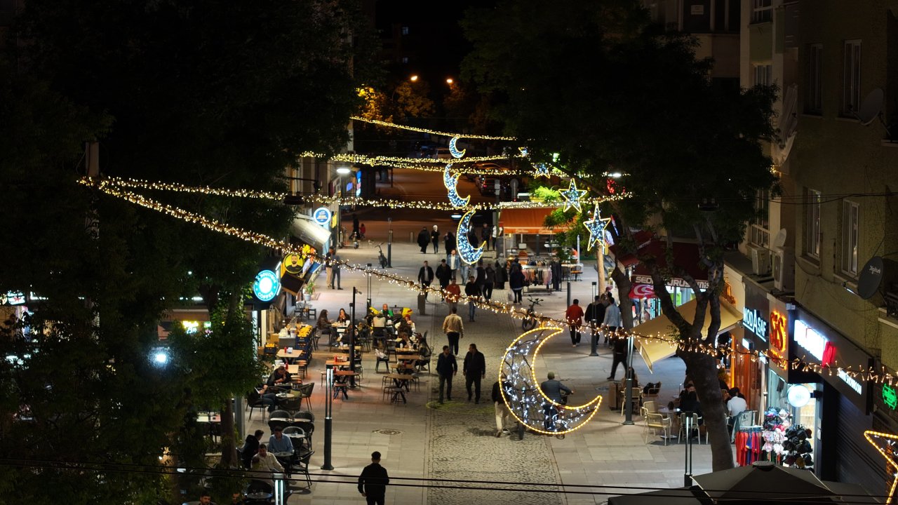 konyada-bayram-onu-sehir-merkezi-civil-civil.jpg