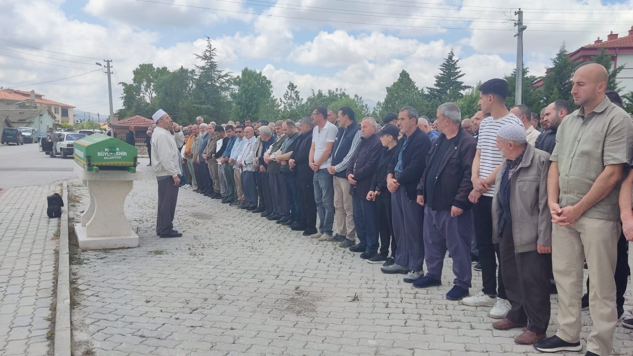 konyada-sayisiz-fidani-toprakla-bulusturan-ali-yetik-son-yolculuguna-ugurlandi-001.jpeg