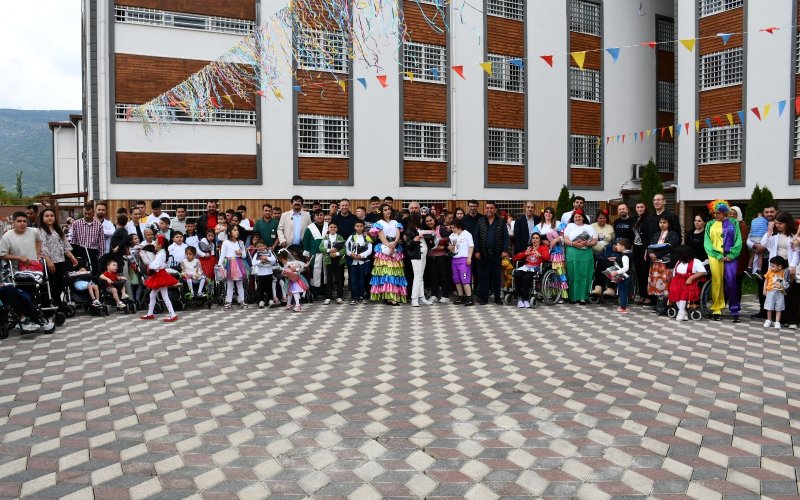 cocuklar-bayram-etsin-projesi-yuzleri-guldurdu-004.jpg