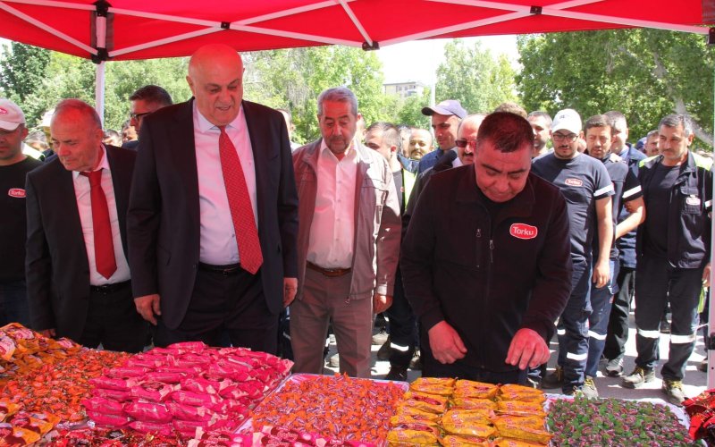 konya-seker-ailesi-bayramlasti-001.jpeg