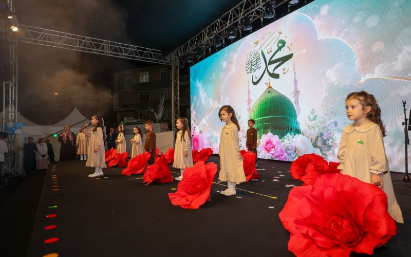 hatice-hatun-kulliyesi-cocuk-mektebinde-mezuniyet-coskusu-yasandi-002.jpg