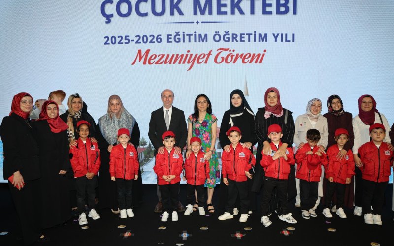 hatice-hatun-kulliyesi-cocuk-mektebinde-mezuniyet-coskusu-yasandi-005.jpg