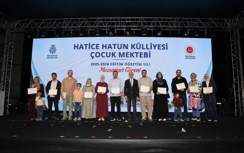 hatice-hatun-kulliyesi-cocuk-mektebinde-mezuniyet-coskusu-yasandi-006.jpg