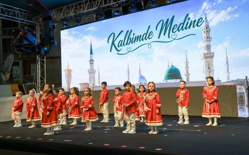 hatice-hatun-kulliyesi-cocuk-mektebinde-mezuniyet-coskusu-yasandi-013.jpg