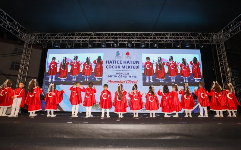 hatice-hatun-kulliyesi-cocuk-mektebinde-mezuniyet-coskusu-yasandi-015.jpg