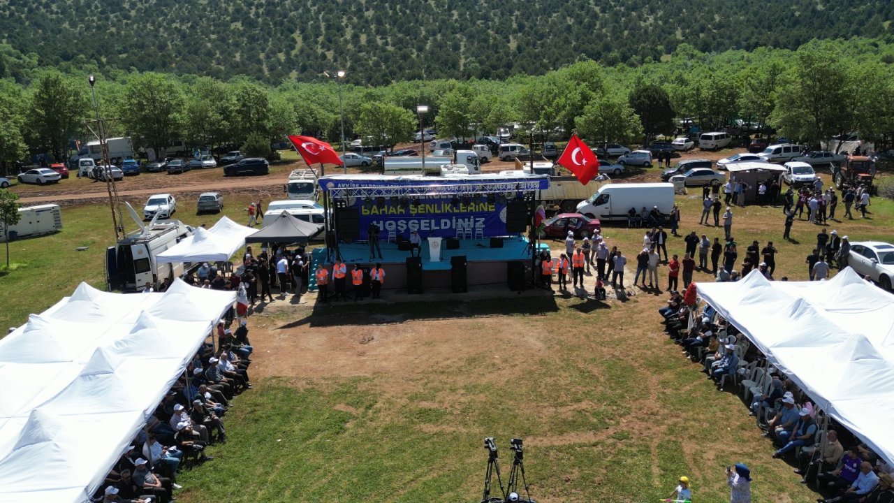 akkise-bahar-senligi.jpg