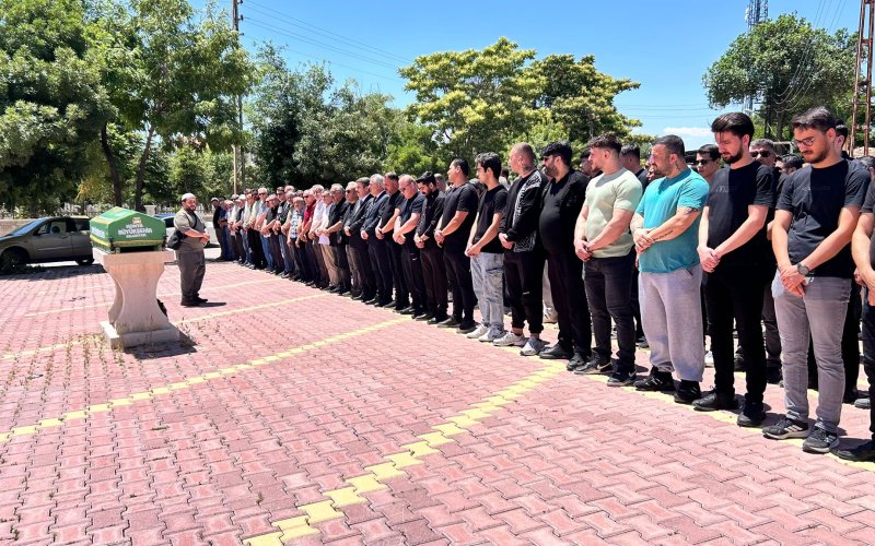 milli-egitim-camiasinin-aci-gunu-ali-osman-teksogut-son-yolculuguna-ugurlandi.jpeg