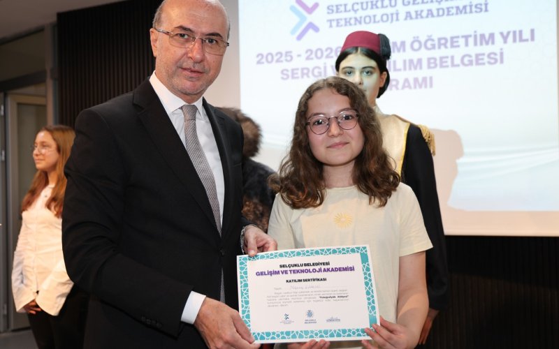 selcuklu-gelisim-ve-teknoloji-akademisinde-2026-yil-sonu-sergi-ve-sertifika-toreniyle-taclandi-006.jpg