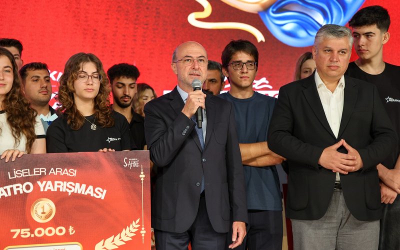 selcuklu-sahne-ses-ve-tiyatro-yarismasinda-oduller-sahiplerini-buldu-003.jpg