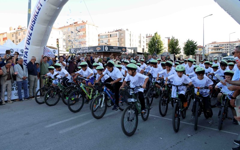 karatay-9-duz-bisiklet-yarisi-heyecana-sahne-oldu-005.jpg
