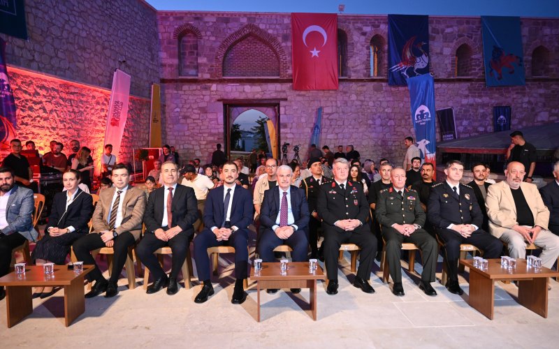 konyanin-turkiye-selcuklu-devletine-bassehir-olusunun-929-yili-001.jpg