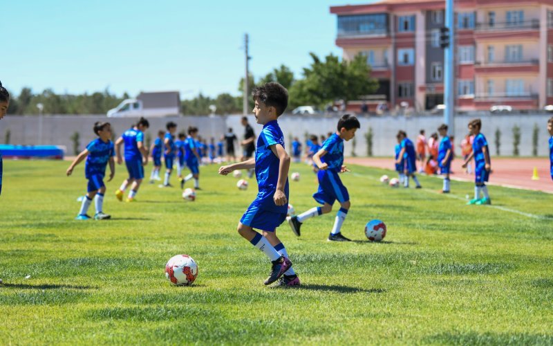 selcukluda-yaz-spor-okullari-basladi-007.jpg
