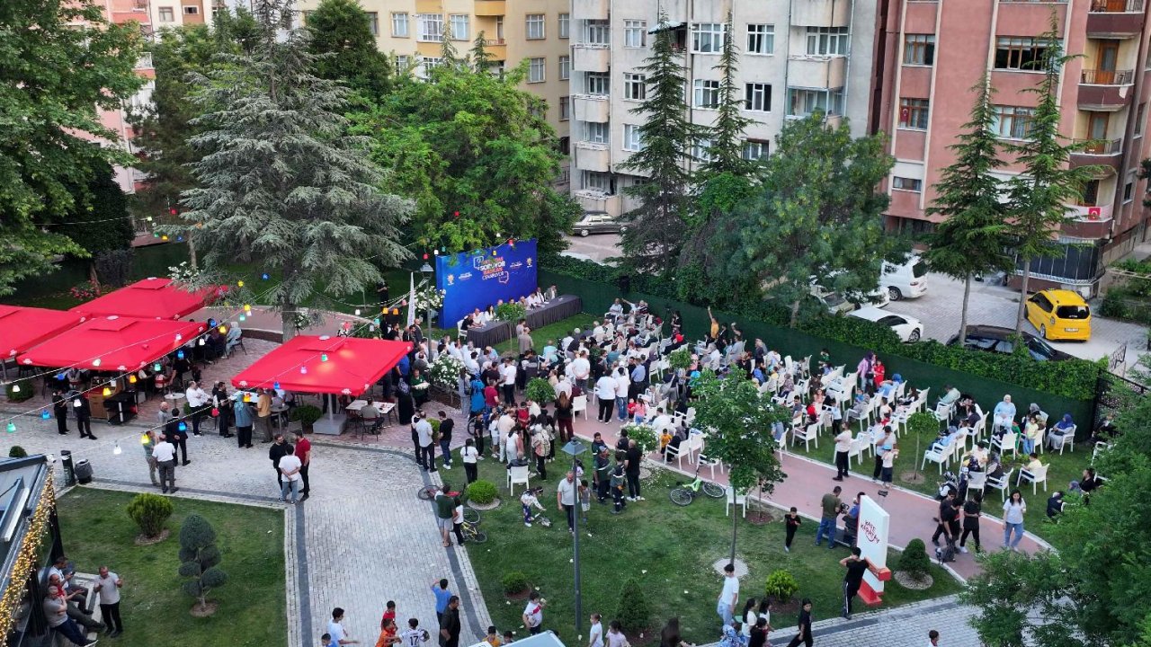 baskan-kilca-halkin-sorularini-dolapoglu-parkinda-cevapladi-6-jpg-1500.jpg