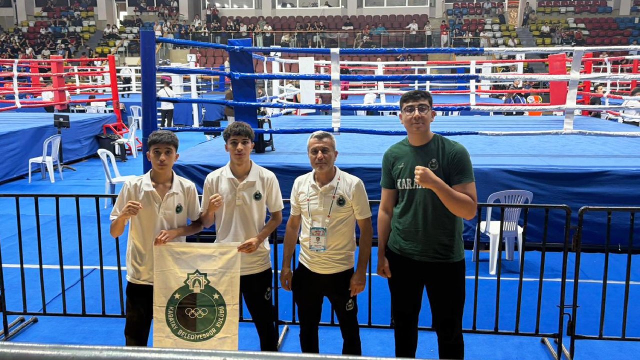 turkiye-kick-boks-sampiyonasinda-karataydan-cifte-basari-1-jpg-1500-001.jpg